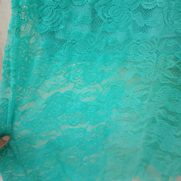 Long bodycon lace dress - Picture 5 of 14